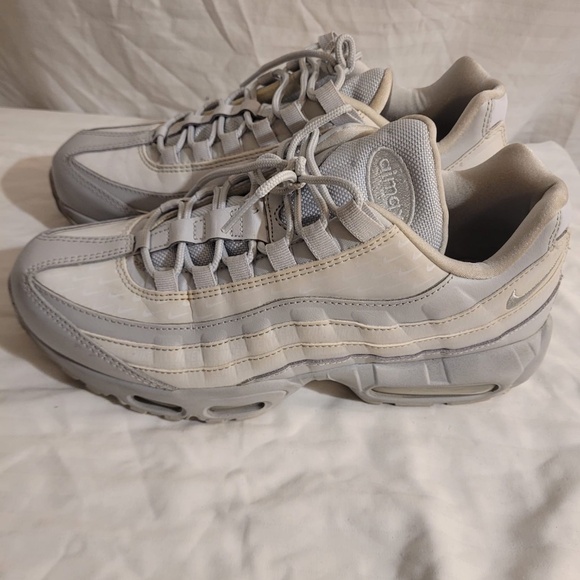 Shoes - WOMEN 95 AIR MAX IN GREY EDITION